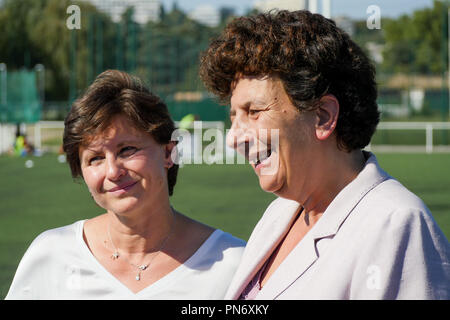 Villeurbanne, France, September 20th, 2018 : accompagné par Frédérique Vidal, Ministre de l'enseignement supérieur, ancien champion de natation et nouvellement promu Ministre des Sports, Roxana Maracineanu est perçu à l'INSA et de STAPS Villeurbanne, près de Lyon (Centre-est de la France) le 20 septembre 2018, qu'elle rencontre les membres de l'organisation des Jeux Olympiques de courtoisie et Fédération française de sports, des étudiants et des champions, à l'occasion de la génération 2014 Lancement officiel de l'étiquette pour les universités. Crédit photo : Serge Mouraret/Alamy Live News Banque D'Images