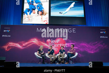 Tim astronaute et Pic Nic explorateurs Wetherill et Millard dites Valerie Jamieson de New Scientist Live, sur la vie dans l'espace et les coins sauvages de la terre dans une conférence intitulée "à la fin de la terre et au-delà" Banque D'Images