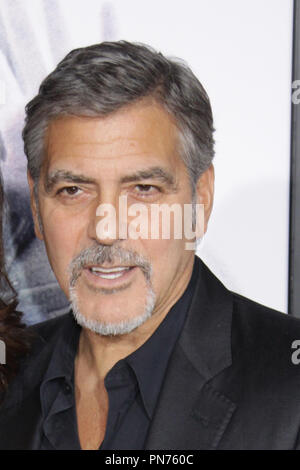 George Clooney 10/26/2015 Le Los Angeles premiere de 'crise' de notre marque est tenue au Théâtre chinois de Grauman à Hollywood, CA Photo par Izumi Hasegawa / / PictureLux HNW Banque D'Images