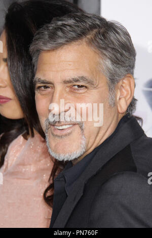 George Clooney 10/26/2015 Le Los Angeles premiere de 'crise' de notre marque est tenue au Théâtre chinois de Grauman à Hollywood, CA Photo par Izumi Hasegawa / / PictureLux HNW Banque D'Images