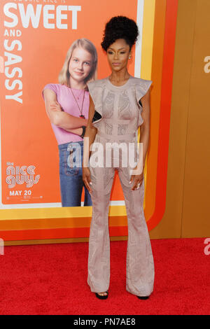 Yaya Dacosta à l'avant-première de Warner Bros Pictures "La Nice Guys' tenue à Théâtre chinois de Grauman à Hollywood, CA, le 10 mai 2016. Photo par Joe Martinez / PictureLux Banque D'Images