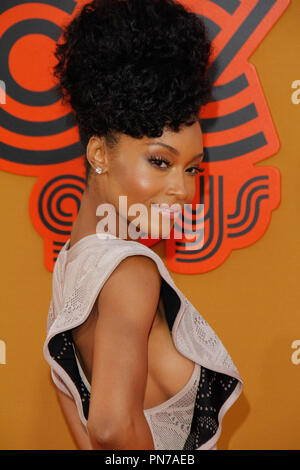 Yaya Dacosta à l'avant-première de Warner Bros Pictures "La Nice Guys' tenue à Théâtre chinois de Grauman à Hollywood, CA, le 10 mai 2016. Photo par Joe Martinez / PictureLux Banque D'Images