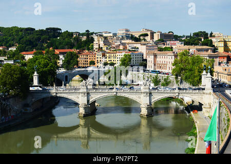 Vittorio Emanuele II pont sur le Tibre à Rome. Banque D'Images