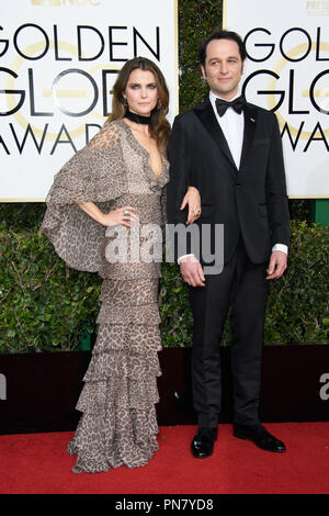 Nommé pour la MEILLEURE PERFORMANCE PAR UN ACTEUR DANS UNE SÉRIE TÉLÉVISÉE - Drame pour son rôle dans 'Les Américains', Matthew acteur Rhys et l'actrice Keri Russell assister à la 74e assemblée annuelle Golden Globes Awards au Beverly Hilton de Los Angeles, CA le dimanche, Janvier 8, 2017. Référence #  33198 Fichier 407CCR pour un usage éditorial uniquement - Tous droits réservés Banque D'Images