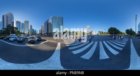 Vue panoramique à 360° de Argentine Buenos Aires traffic près de Plaza San Martin et de l'hôtel Sheraton