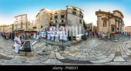 Vue panoramique à 360° de La Fête de l'Assomption de la Bienheureuse Vierge Marie, Dubrovnik, 2014.