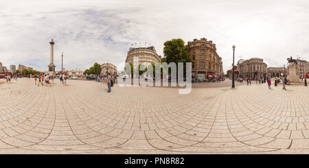 Vue panoramique à 360° de La colonne Nelson, Trafalgar Square et l'Admiralty Arch à Londres sur une journée d'été