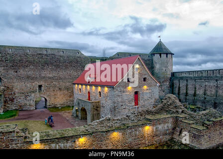 IVANGOROD, RUSSIE - 1 janvier, 2017 : Musée dans la forteresse Ivangorod. C'est une ancienne petite grange poudre de 17 siècle. La forteresse a été construite en 1492 Banque D'Images