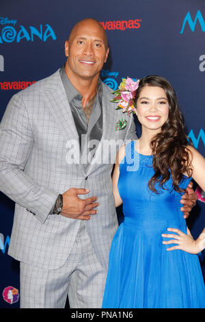 Dwayne Johnson, Auli'je Cravalho à l'AFI Fest 2016 Première mondiale de Disney's 'Moana' tenue à l'Théâtre chinois de Grauman à Hollywood, CA, le 14 novembre 2016. Photo par Joseph Martinez / PictureLux Banque D'Images