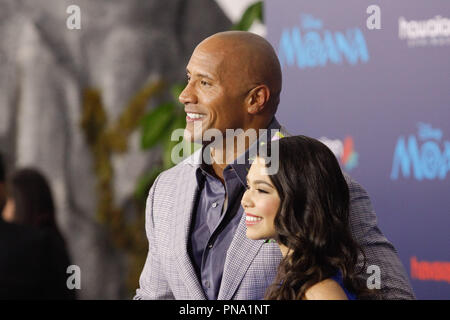 Dwayne Johnson, Auli'je Cravalho à l'AFI Fest 2016 Première mondiale de Disney's 'Moana' tenue à l'Théâtre chinois de Grauman à Hollywood, CA, le 14 novembre 2016. Photo par Joseph Martinez / PictureLux Banque D'Images