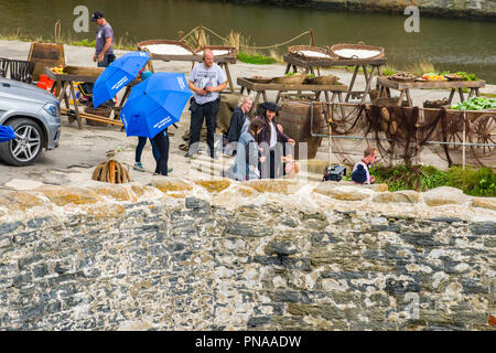 Editorial : UK des stars, Charlestown, Cornwall, UK 19/09/2018. Aiden Turner promenades sur le plateau à Charlestown en tournage pour la dernière série a lieu. Banque D'Images