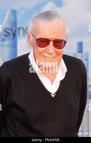 Stan Lee lors de la première mondiale de Columbia Pictures' 'Spider-Man : Homecoming" tenue à l'Théâtre chinois de Grauman à Hollywood, CA, le 28 juin 2017. Photo par Joseph Martinez / PictureLux Banque D'Images