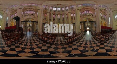 Vue panoramique à 360° de Coeur de la cathédrale du Mans