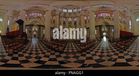 Vue panoramique à 360° de Coeur de la cathédrale du Mans