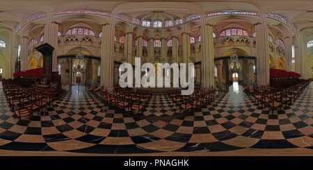 Vue panoramique à 360° de Coeur de la cathédrale du Mans