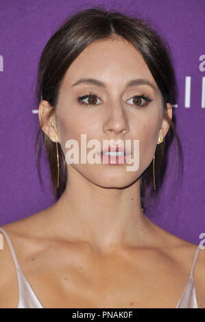 Troian Bellisario à la 19e Costume Designers Guild Awards qui a eu lieu au Beverly Hilton de Los Angeles, CA le Mardi, Février 21, 2017. Photo de RPAC / PictureLux 33239 Numéro de référence de dossier 014RPAC01 pour un usage éditorial uniquement - Tous droits réservés Banque D'Images