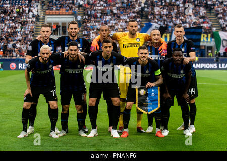 L'Inter Milan team avant la phase de groupes de la Ligue des Champions match entre l'Inter Milan et Tottenham Hotspur au Stadio San Siro. Le sco final Banque D'Images