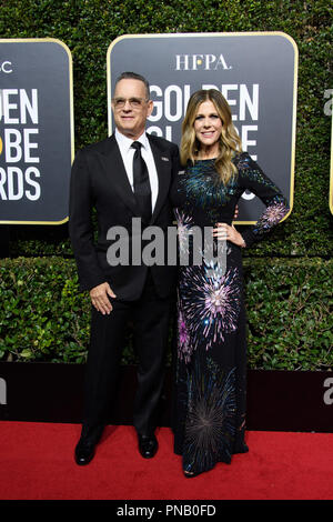 Nommé pour la MEILLEURE PERFORMANCE PAR UN ACTEUR DANS UN FILM - Drame pour son rôle dans 'l'après', l'acteur Tom Hanks et Rita Wilson arrive à la 75e Assemblée Golden Globe Awards au Beverly Hilton de Los Angeles, CA le dimanche, Janvier 7, 2018. Banque D'Images