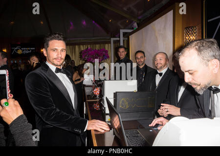 Après avoir remporté la catégorie de la MEILLEURE PERFORMANCE PAR UN ACTEUR DANS UN FILM - Comédie ou comédie musicale pour son travail dans "la catastrophe", l'artiste l'acteur James Franco pose dans les coulisses du 75e Assemblée Golden Globe Awards au Beverly Hilton de Los Angeles, CA le dimanche, Janvier 7, 2018. Banque D'Images