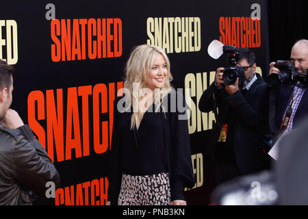 Kate Hudson lors de la première mondiale de la 20th Century Fox' 'Snatched' qui s'est tenue au Regency Village Theatre de Westwood, CA, le 10 mai 2017. Photo par Joseph Martinez / PictureLux Banque D'Images