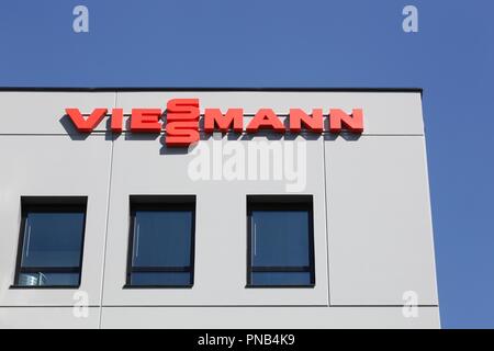 Saint Priest, France - 8 septembre 2018 : immeuble de bureaux Viessmann en France Banque D'Images