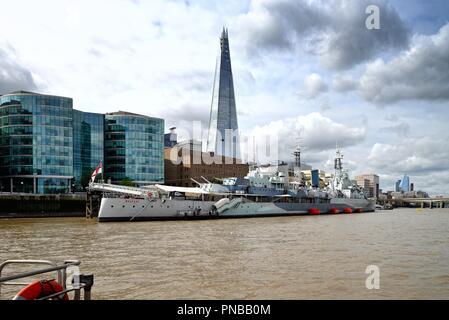 Le Shard building et le HMS Belfast vue de la Tamise central London England UK Banque D'Images