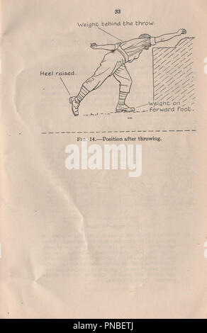 Manuel de formation sur les armes légères 1 Volume 13 Numéro de brochure ou de grenades Mills bomb publié en 1937 pour fournir des instructions aux militaires britanniques sur l'utilisation de la grenade à main pendant la période d'avant guerre et la seconde guerre mondiale Banque D'Images