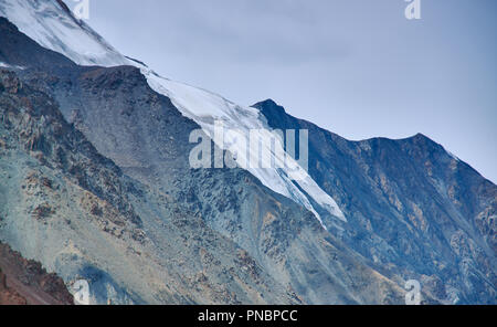 Gorge Barskoon, belle vue sur les montagnes, le Kirghizistan, l'Asie centrale Banque D'Images