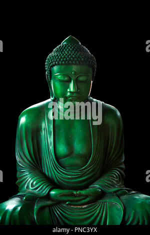 Vert emeraude calme, paisible Bouddha zen asiatique religion tao style art statue. Banque D'Images