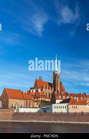 Cathédrale de St Jean Baptiste sur la rivière Odra à Wroclaw, Pologne Banque D'Images