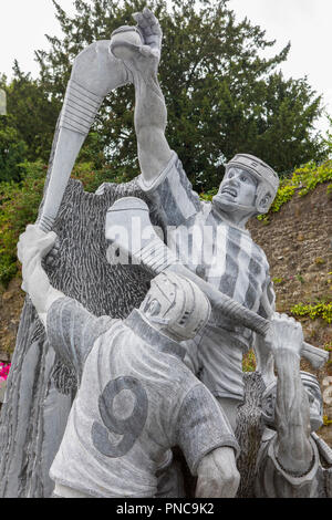 Kilkenny, République d'Irlande - 14 août 2018 : une statue de Hurling dans le centre historique de la ville de Kilkenny dans la République d'Irlande, dédié à tous ceux Banque D'Images