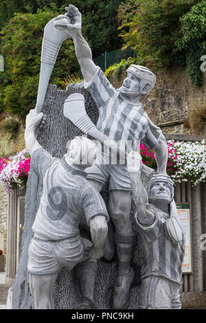 Kilkenny, République d'Irlande - 14 août 2018 : une statue de Hurling dans le centre historique de la ville de Kilkenny dans la République d'Irlande, dédié à tous ceux Banque D'Images