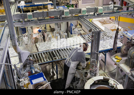 Waterford, République d'Irlande - 15 août 2018 : Le Département d'inspection de la qualité dans le Waterford Crystal Factory, dans la ville de Waterford, Repub Banque D'Images