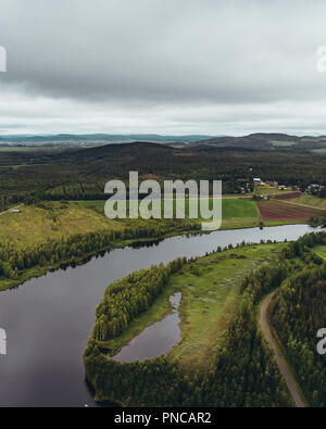 Aavasaksa Mountain dans le nord de la Finlande sur une journée de l'air vu moody Banque D'Images