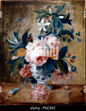 Un vase de Delft avec des fleurs. Date/Période : Ca. 1730. La peinture. Huile sur panneau de l'huile. Hauteur : 400 mm (15.74 in) ; Largeur : 324 mm (12.75 in). Auteur : 80036 Margaretha van Huysum. MICHIEL VAN HUYSUM. Banque D'Images