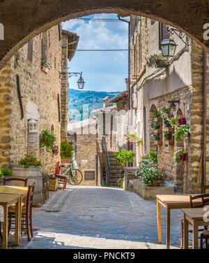 Torre del Colle, petit village près de Bevagna, province de Pérouse, dans la région Ombrie en Italie. Banque D'Images