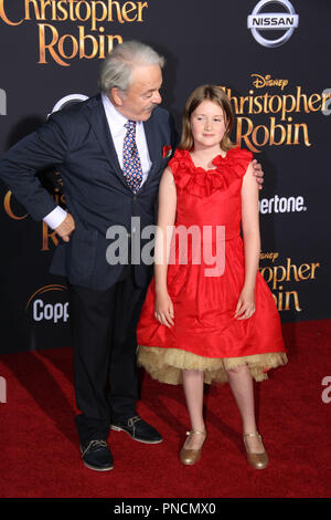 Jim Cummings (Voix de Winnie l'Ourson et Tigrou) et de Bronte Carmichael au Disney's World Premiere de 'Christopher Robin'. Tenue au Théâtre Principal de Walt Disney Studios de Burbank, Ca, le 30 juillet 2018. Photo par : Richard Chavez / PictureLux Banque D'Images