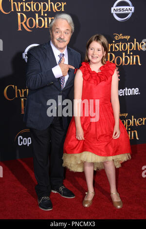 Jim Cummings (Voix de Winnie l'Ourson et Tigrou) et de Bronte Carmichael au Disney's World Premiere de 'Christopher Robin'. Tenue au Théâtre Principal de Walt Disney Studios de Burbank, Ca, le 30 juillet 2018. Photo par : Richard Chavez / PictureLux Banque D'Images