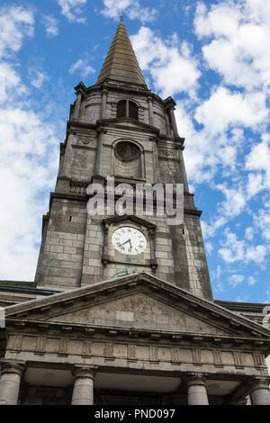 Une vue sur la magnifique Cathédrale Christ Church dans la ville historique de Waterford, République d'Irlande. Banque D'Images