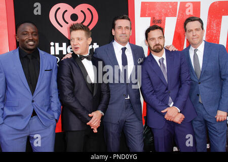 Hannibal Buress, Jeremy Renner, Jon Johnson, HammJake Ed Helms lors de la première mondiale de Warner Bros' 'Tag' qui a eu lieu au Regency Village Theatre de Westwood, CA, le 7 juin 2018. Photo par Joseph Martinez / PictureLux Banque D'Images