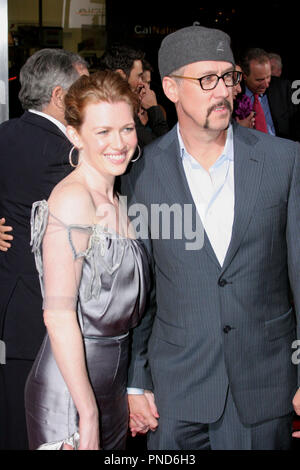 Mireille Enos et Alan Ruck à la première de CBS Films de "mesures extraordinaires". Arrivants tenue au Grauman's Chinese Theatre à Hollywood, CA. 19 janvier, 2010. Photo par : Richard Chavez / PictureLux EnosMireilleAND #  de référence de fichier1 011910PLX pour un usage éditorial uniquement - Tous droits réservés Banque D'Images