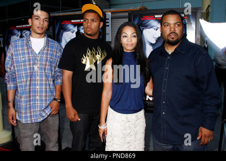 Ice Cube et la famille à la première de Los Angeles DANCE FLICK tenue à l'Cinémas Arclight à Hollywood, CA le mercredi, 20 mai 2009. Photo de RPAC / PictureLux l'IceCube Référence de dossier Famille 05202009RPAC pour un usage éditorial uniquement - Tous droits réservés Banque D'Images