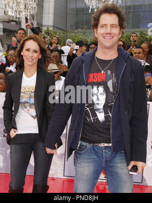 Jennifer Love Hewitt et Jamie Kennedy en arrivant à la première de Los Angeles Michael Jackson's La rencontre s'est tenue au Nokia Theatre de Los Angeles, CA. L'événement a eu lieu le mardi 27 octobre 2009. Photo par : Pedro Ulayan Pacifique Photo Presse. / PictureLux #  JenniferLoveHewitt Référence de fichier  102709 JamieKennedy 1RPAC pour un usage éditorial uniquement - Tous droits réservés Banque D'Images