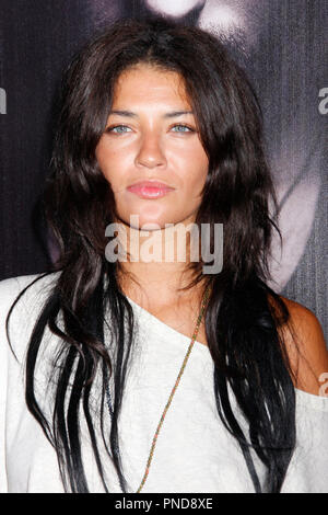 Jessica Szohr au Los Angeles Premiere pour la deuxième saison de True Blood s'est tenue à la Paramount Theatre sur le lot les studios Paramount à Hollywood, CA, le mardi 9 juin 2009. Photo de RPAC / PictureLux Référence de dossier de Jessica Szohr02 60909RPAC pour un usage éditorial uniquement - Tous droits réservés Banque D'Images