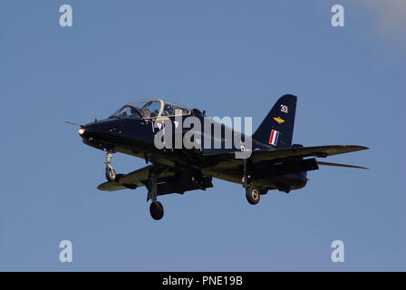 BAE Hawk T1 XX301, atterrissage à RAF Valley, Banque D'Images