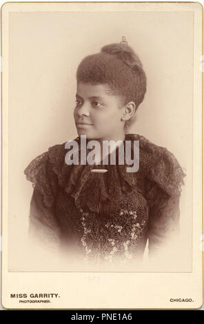 Ida B. Durand-brager. Date/Période : Ca. 1893. Photographie. L'albumine. Hauteur : 139 mm (5,47 in) ; largeur : 98 mm (3,85 in). Auteur : Mary Garrity. Banque D'Images