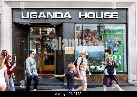 Londres, Angleterre, Royaume-Uni, St.Saint James's,Trafalgar Square,Uganda House,Uganda High Commission,mission diplomatique,extérieur,piétons,homme hommes,femme fe Banque D'Images