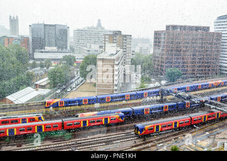 Londres Angleterre,Royaume-Uni,South Bank,South Western Railway,près de la gare de Waterloo,gare ferroviaire,South Western Railway,réseau ferroviaire national terminus,voies,tra Banque D'Images