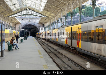 Porto, Portugal - mars 4, 2015 : la gare de São Bento Banque D'Images