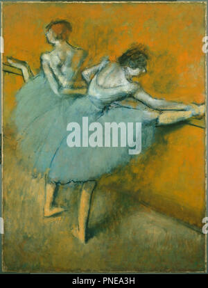 Danseuses à la barre. Date/Période : Ca. 1900. La peinture. Huile sur toile. Hauteur : 51,25 mm (2,01 in) ; largeur : 38,50 mm (1,51 in). Auteur : Edgar Degas. Banque D'Images